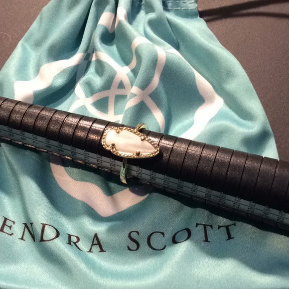 Kendra Scott jewelry ring arrow Gold white nwot 7 - Picture 4 of 4